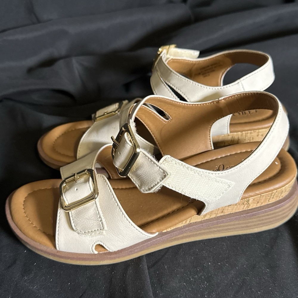 Eurosoft by Sofft Magnolia Cream Comfort Wedge Sandals Gold Buckle Womens 7.5